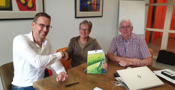 Weer een handtekening en een stap gezet; het bouwteam kan aan de slag